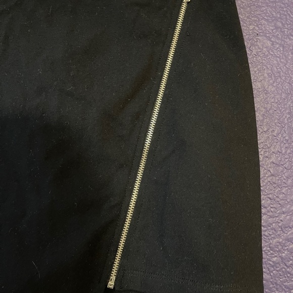 Asymmetric Mini Skirt - Picture 3 of 4